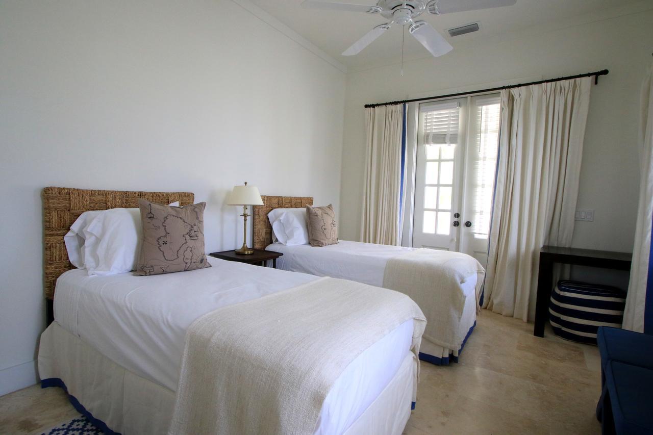 The Sandpiper Inn Crossing Rocks ภายนอก รูปภาพ